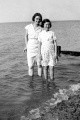 BETTY & DI beach